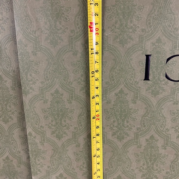 2 Gucci Shopping Bags - Picture 10 of 11